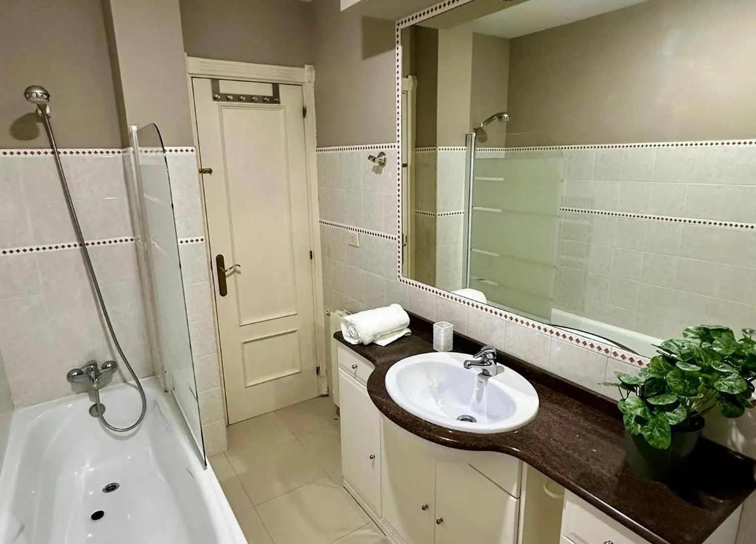 Old Town City Center 110M By Sleep In Bilbao İspanya